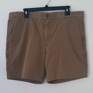 Everlane Men’s Tan Shorts. Flat Front. Size 38